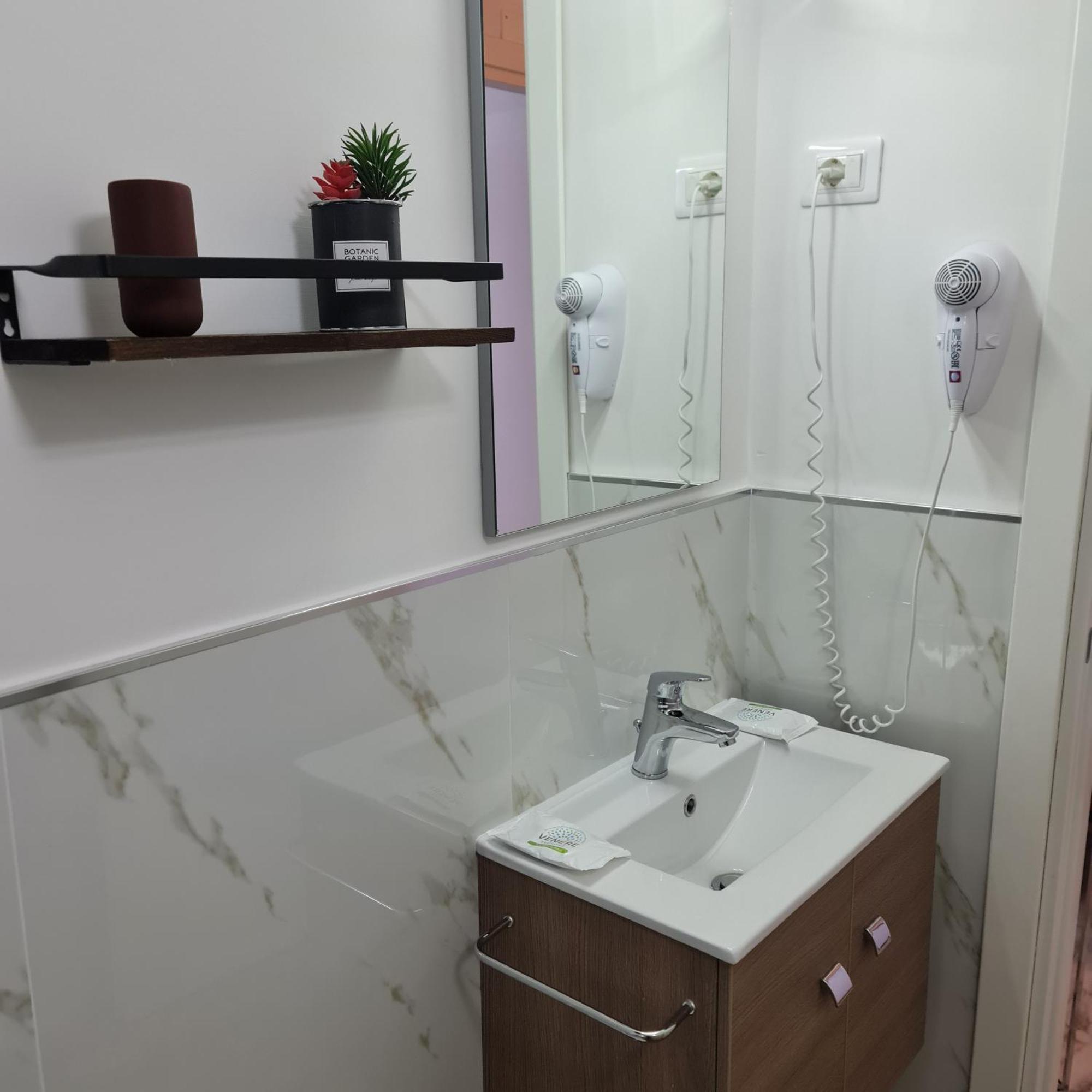 Mare Fuori B&B Salerno Habitación foto